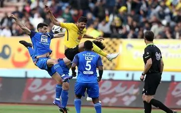 نظر کارشناس داوری درخصوص قضاوت داور دیدار سپاهان-استقلال