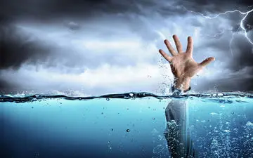 پسر هشت ساله داخل استخر غرق شد