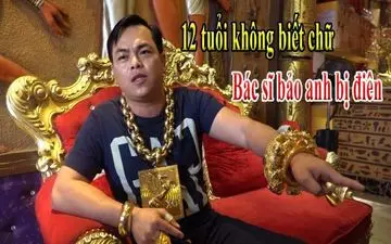 خودنمایی مرد ویتنامی با جواهرات 13 کیلویی! + فیلم 