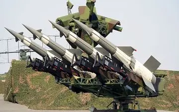 واکنش پدافندی ارتش سوریه به موشک‌های مهاجم در اطراف فرودگاه دمشق