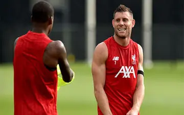 تصویری بسیار زیبا از فیزیک بدنی فوق‌العاده ستاره محبوب سرخ‌پوشان + عکس