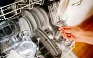 خداحافظی با لیوان‌های کدر؛ تکنیک‌های خانگی برای شفاف کردن ظروف شیشه‌ای