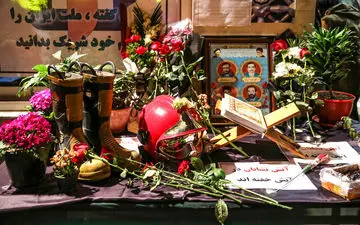 چشم‌های بارانی خانواده‌ها در وداع با شهدای آتش‌نشان