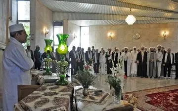 نصف جهان، الگویی برای همزیستی پیروان ادیان