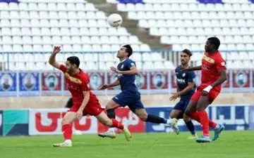 یک سر برای شروع شکست سنگین فولاد (عکس)