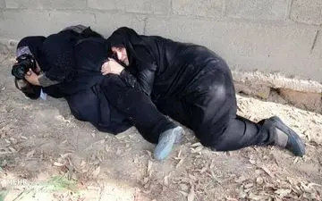 گفتگو با دختر عکاس که پناهگاه یک زن در حادثه اهواز شد + عکس جهانی