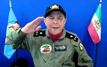 ایده شاهکار تیمسار اپوزیسیون برای براندازی؛ لنگه کفش و جوراب در خیابان بریزید! 