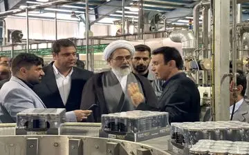 بازدید رئیس سازمان قضایی نیروهای مسلح از واحد‌ تولیدی کوشاب غرب / کوشاب غرب یکی از پنج شرکت تولید نوشیدنی برترکشور