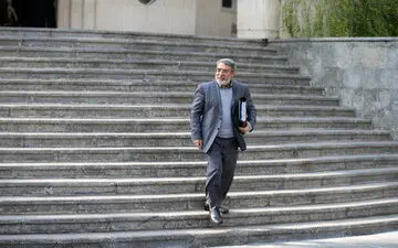 اطلاع‌رسانی درباره طرح بنزین وظیفه صدا و سیما بود