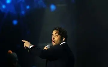  بازگشت خواننده محبوب پاپ روی سن