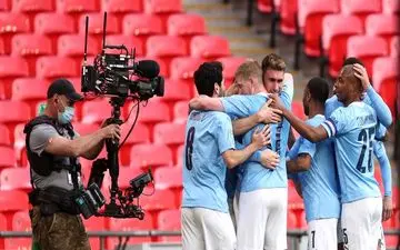 منچستر سیتی با غلبه بر تاتنهام قهرمان جام اتحادیه شد
