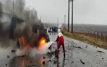 تصادف 2 دستگاه سواری پژو 405 و وانت نیسان سایپا در محور نقده به ارومیه 3فوتی برجا گذاشت