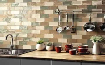 لکه های کاشی آشپزخانه اذیتت میکنه؟ این ترفند رو بهت میگم؛ طی چند دقیقه آشپزخونه رو برق بندازی!