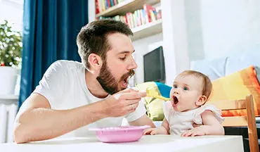 چطور بدانیم تغذیه ی کودکمان به اندازه ی کافی است؟ | اصول شیردهی به نوزاد| میزان شیر مورد نیاز نوزاد