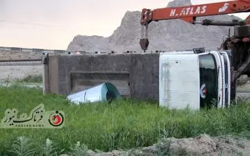 باریکی جاده زیبا شهر به مبارکه حادثه آفرید+تصاویر 