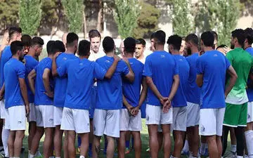 خرید خطرناک استقلال؛ پیراهن آبی برتن آقای حاشیه + عکس