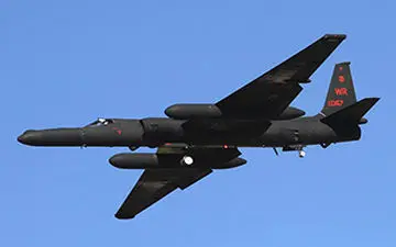 پدیدار شدن یوفو در آسمان پس از وقوع صاعقه!