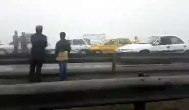 تصادف شدید و زنجیره ای ۸۰ خودرو در اتوبان مشهد با بیش از ۷۰ زخمی + فیلم