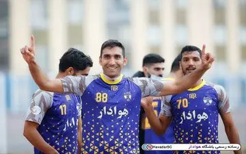 دیدار دو تیم هوادار تهران و ۹۰ اورمیه به روایت تصویر