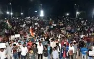  تجمع هزاران دانشجوی هندی در اعتراض به قوانین تبعیض مذهبی 