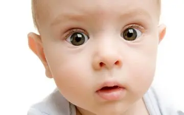 ضرورت معاینه چشم نوزادان پس از تولد