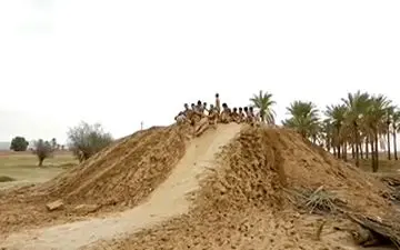 تفریح جدید جوانان پس از بارش باران در بوشهر + فیلم 