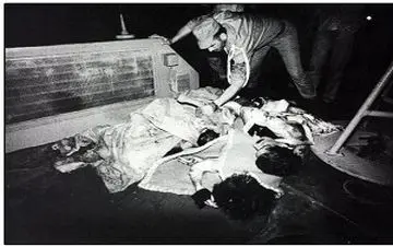 شب دلخراش جمع آوری پیکر شهدای هواپیمای مسافربری + فیلم