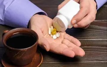 این دمنوش‌ها با داروهای شما تداخل مرگبار دارند