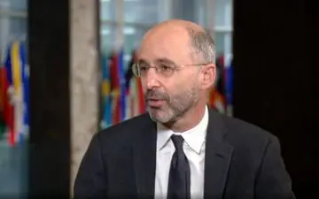 رابرت مالی: برای تصمیم‌گیری منتظر نتیجه سفر گروسی به ایران می‌مانیم
