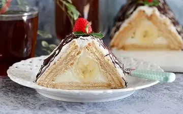 کیک هرمی مجلل: طرز تهیه برای مناسبت‌های خاص