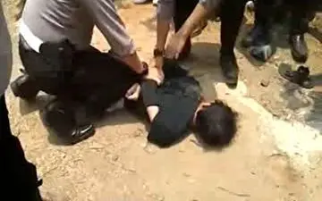  فیلم/حمله با چاقو به وزیر دولت اندونزی 