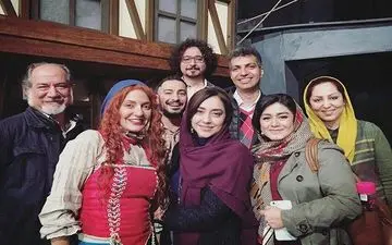 عادل فردوسی پور به تماشای بازی مهناز افشار نشست