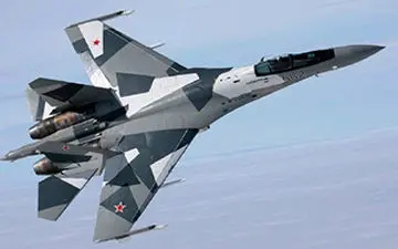 مانور زیبای جنگنده روسی در آسمان + فیلم