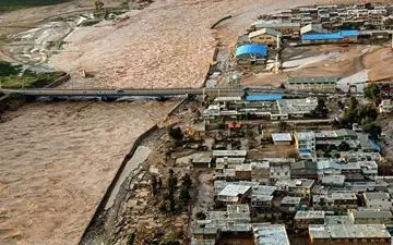 بازدید رئیس شورای شهر تهران از مناطق سیل‌زده خوزستان