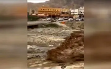  لحظه هولناک رسیدن سیل به کوهرنگ