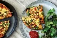 فریتاتای مرغ و سیب‌ زمینی؛ طرز تهیه املت ایتالیایی خوشمزه با پنیر و سبزیجات