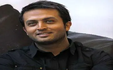 آقای بازیگر: به من دست می کشیدند که شفا بگیرند