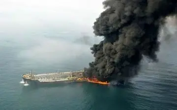 خبری تلخ از حادثه سانچی / دریا، گورستان ابدی شهدای نفتکش شد