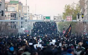  اینجا تهران است ، سیل میلیونی جمعیت برای حاج قاسم سلیمانی و همرزمانش