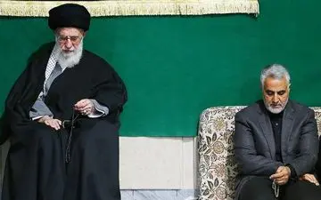 حضور رهبر معظم انقلاب اسلامی در منزل سردار شهید سپهبد سلیمانی