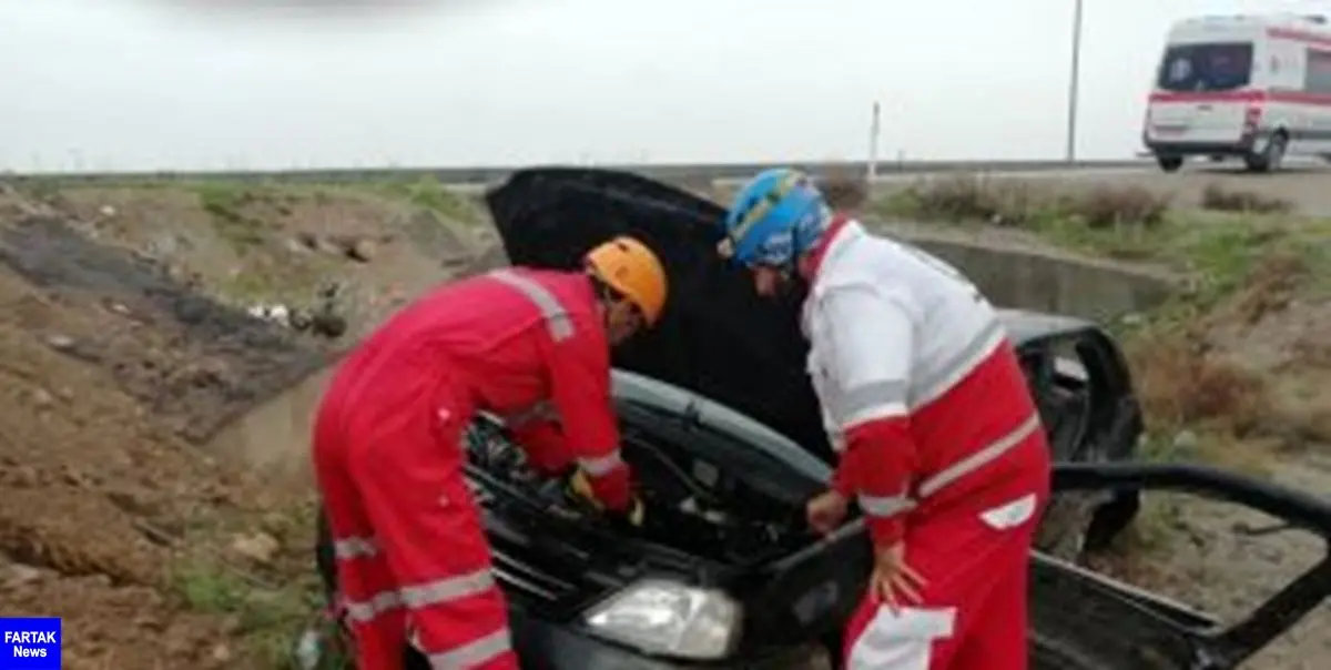 امدادرسانی به 3 مصدوم حادثه واژگونی جاده تربت‌حیدریه به مشهد