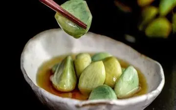 علت سبز شدن سیر ترشی چیست؟ | نکات طلایی و مهم تهیه سیر ترشی