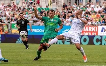 آغاز دوباره رقابت‌های فوتبال در لهستان