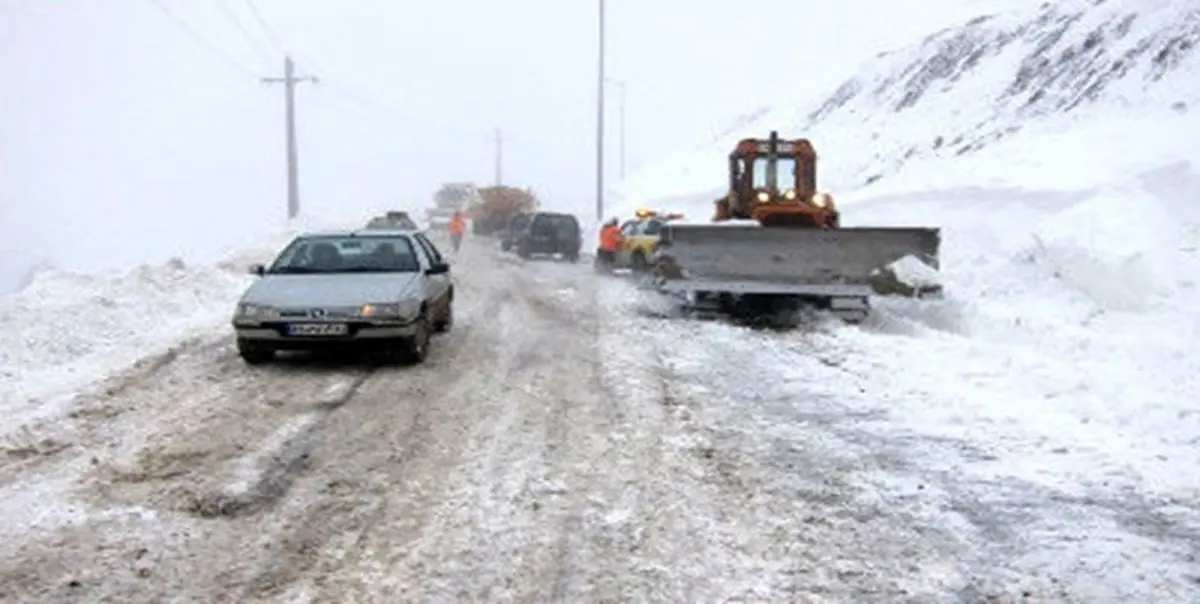  بارش شدید برف در محورهای هراز و فیروزکوه
