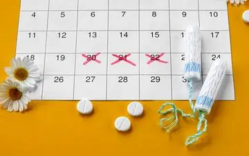 رابطه جنسی در دوران قاعدگی و نکاتی که باید در نظر بگیرید