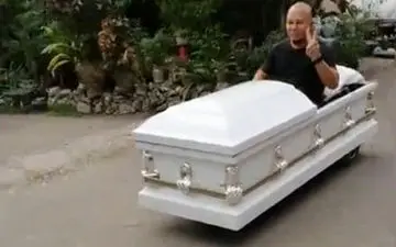 سفر با تابوت، اما نه به مقصد آخرت