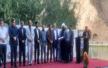 
 تجلیل از هنرمندان صنایع دستی استان کرمانشاه

 

 