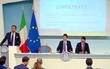 مبارزه با مفسدان اداری به سبک ایتالیایی + فیلم