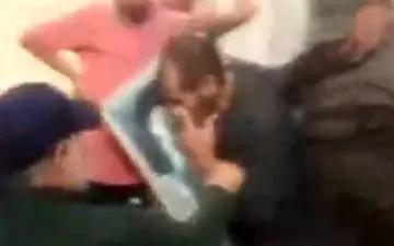 بوسه سردار قاسم سلیمانی بر دستان پیرمرد خوزستانی +فیلم 