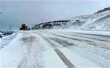 آزادراه زنجان-قزوین مسدود شد؛ برف و کولاک شدید
